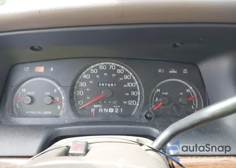 2003 Ford Crown Victoria Lx из США, поврежденный, VIN 2FAFP74WX3X184730